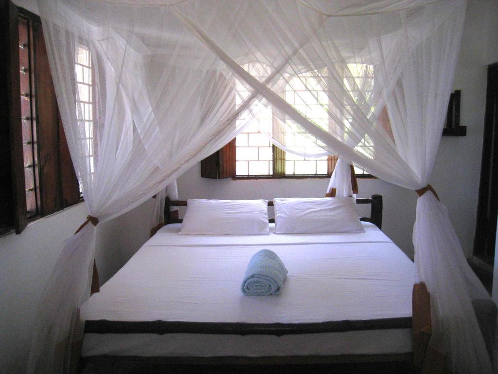 Upepo Boutique Beach Bungalows Bwejuu