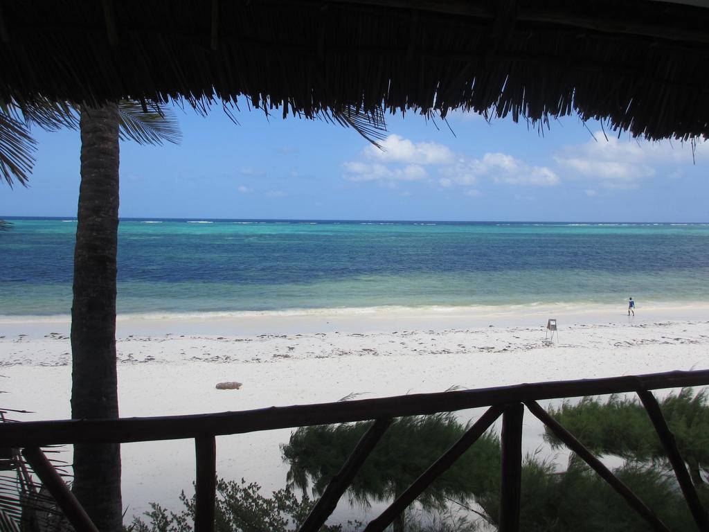 Upepo Boutique Beach Bungalows Bwejuu