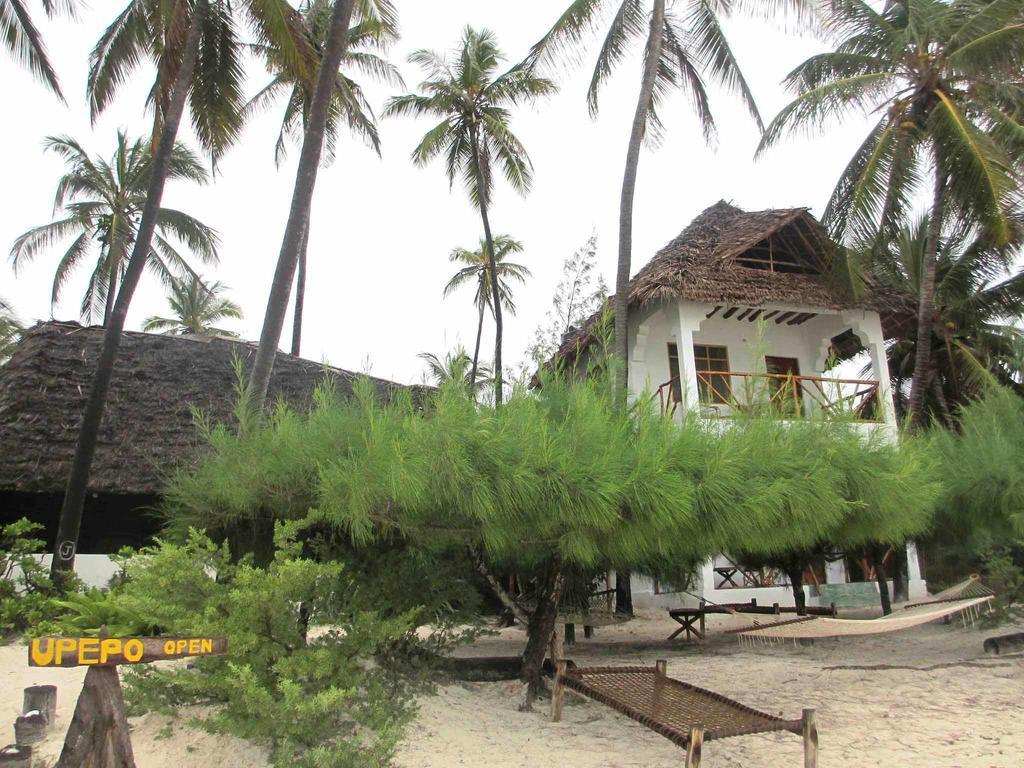 Upepo Boutique Beach Bungalows Frühstückspension Bwejuu